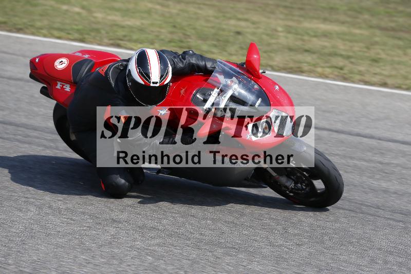 Archiv-2025/49 26.08.2025 Cornu Master School ADR/rot-rouge/40